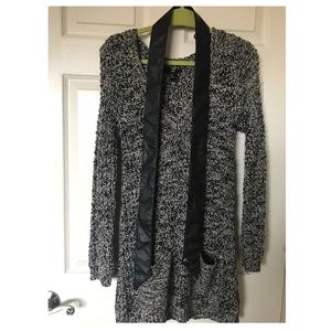 XS h&m sweater dress with belt